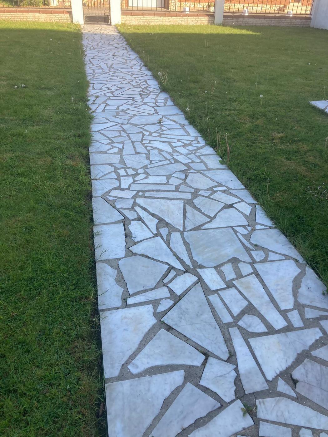 Allée en opus incertum